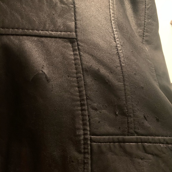 Danier leather jacket with removeable liner - Picture 2 of 3